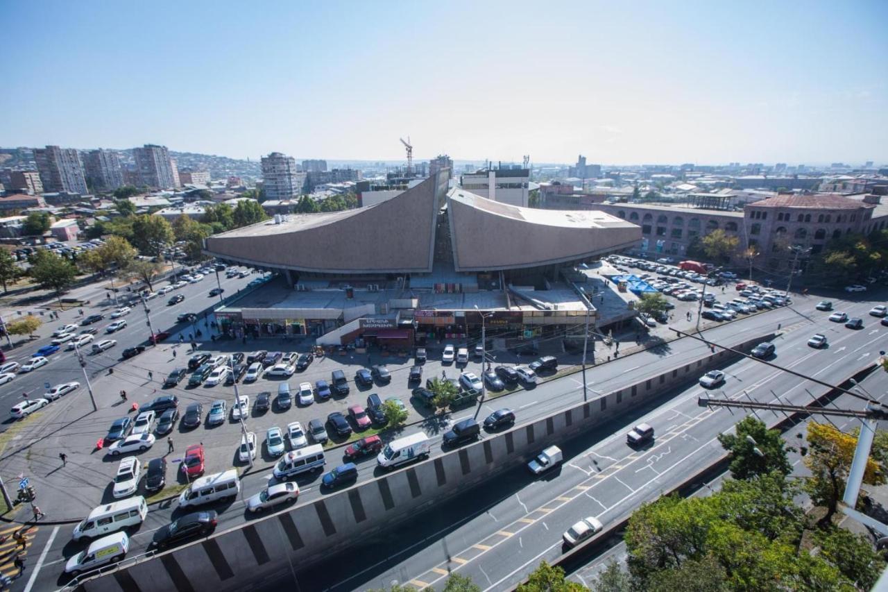 Hotel Tigran Mets Yerevan Exterior photo