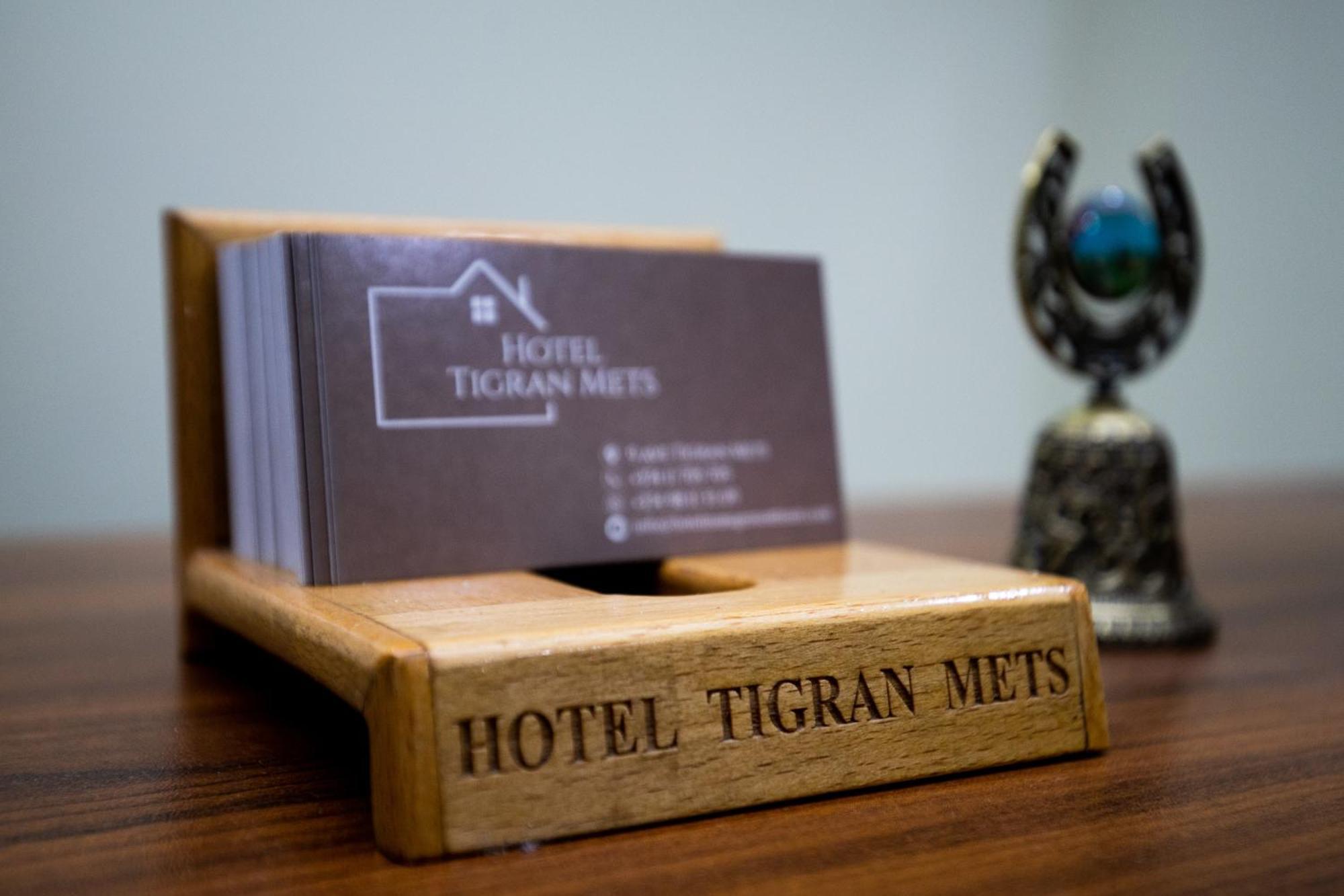 Hotel Tigran Mets Yerevan Exterior photo